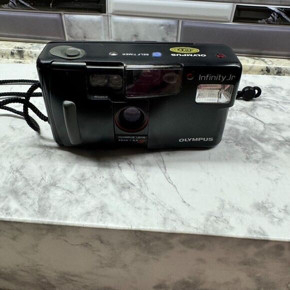Olympus Infinity Jr 35mm Point & Shoot Camera w/ 35mm f3.5 Lens Tested - Picture 2 of 9